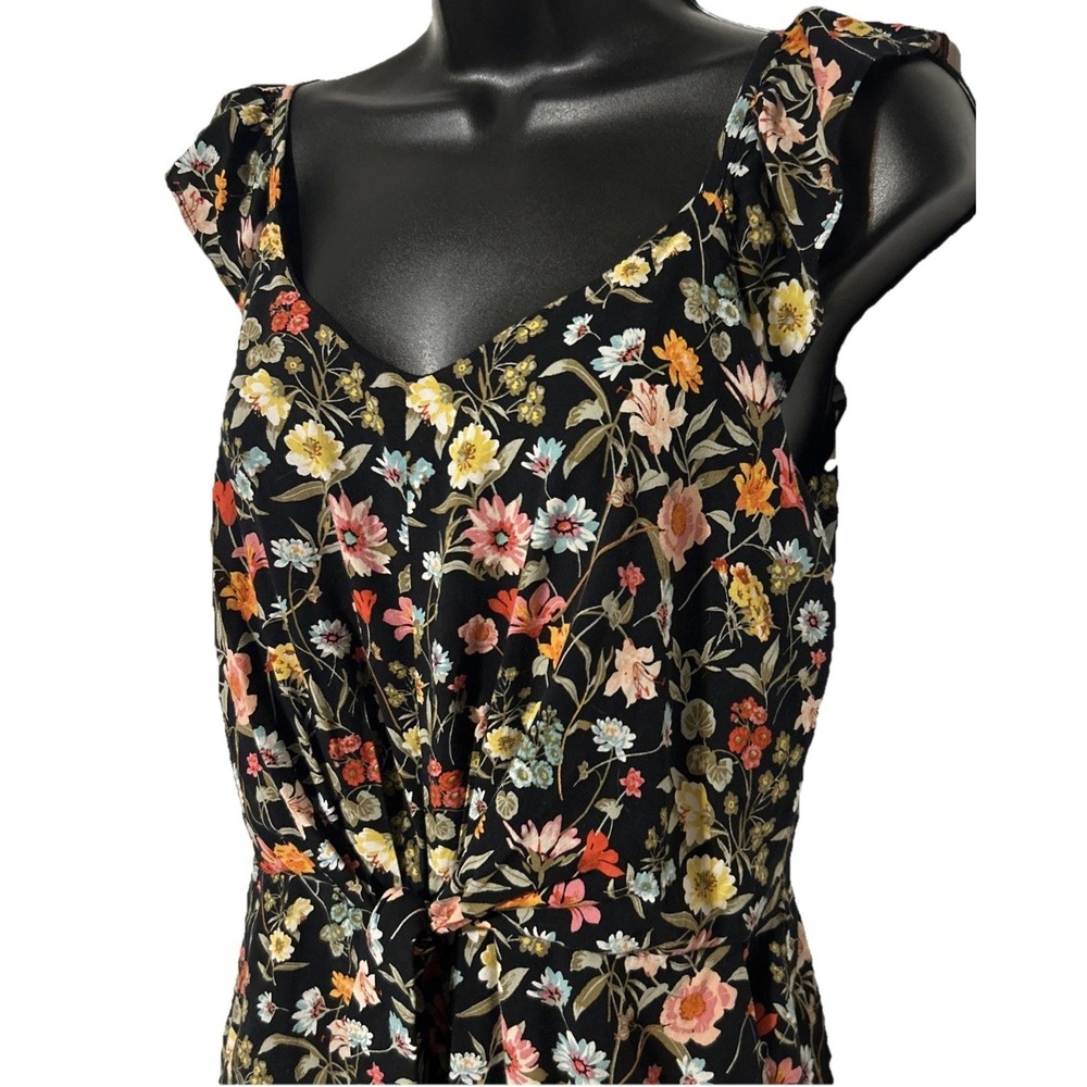 Loft Petites Romper Jumpsuit Black Floral Print Rayon Womens Size 6P NWOT - Picture 2 of 6